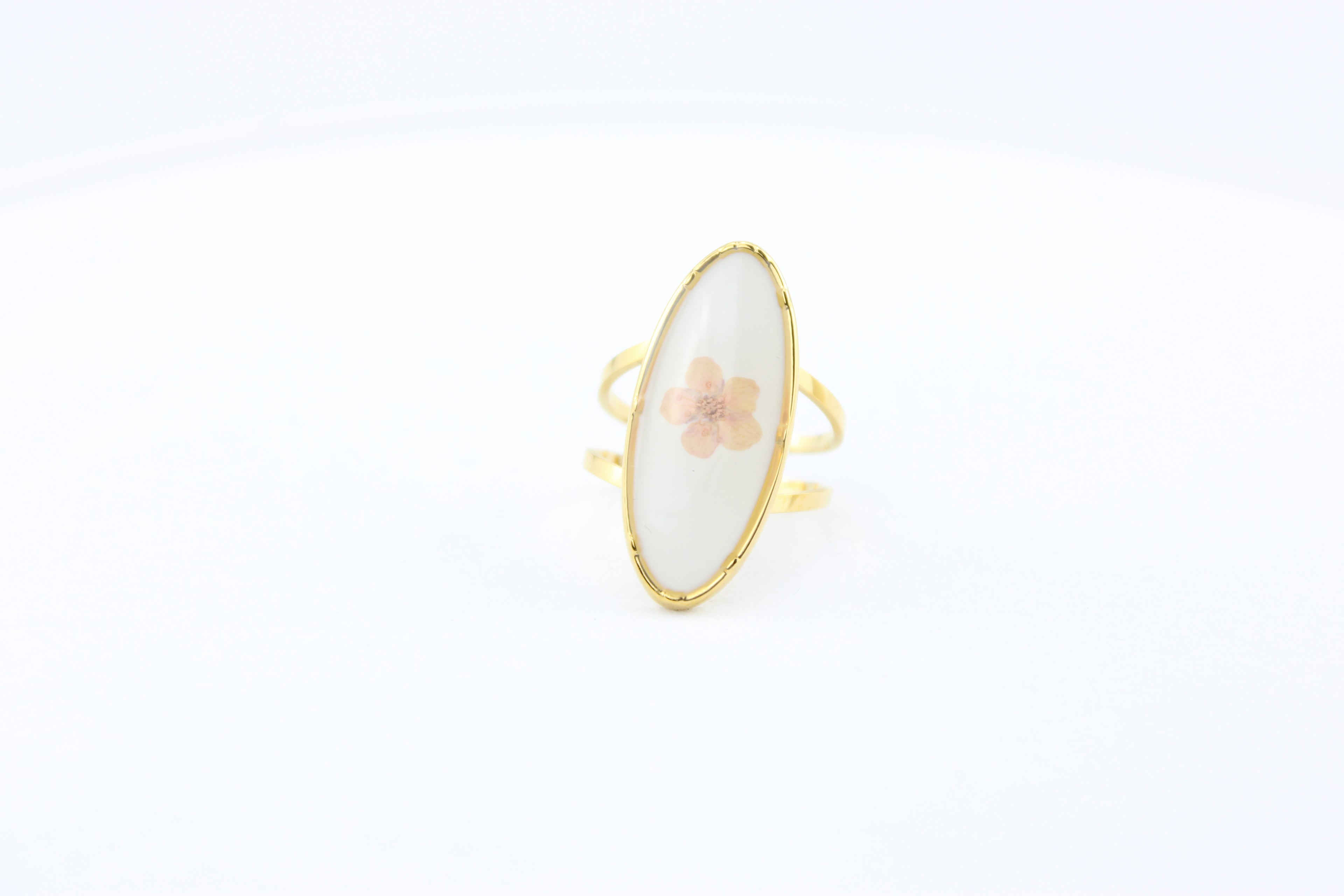 Golden Bloom Oval Ring