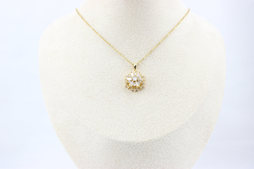 Golden Snowflake Bloom Necklace – 18K Real Gold Plated
