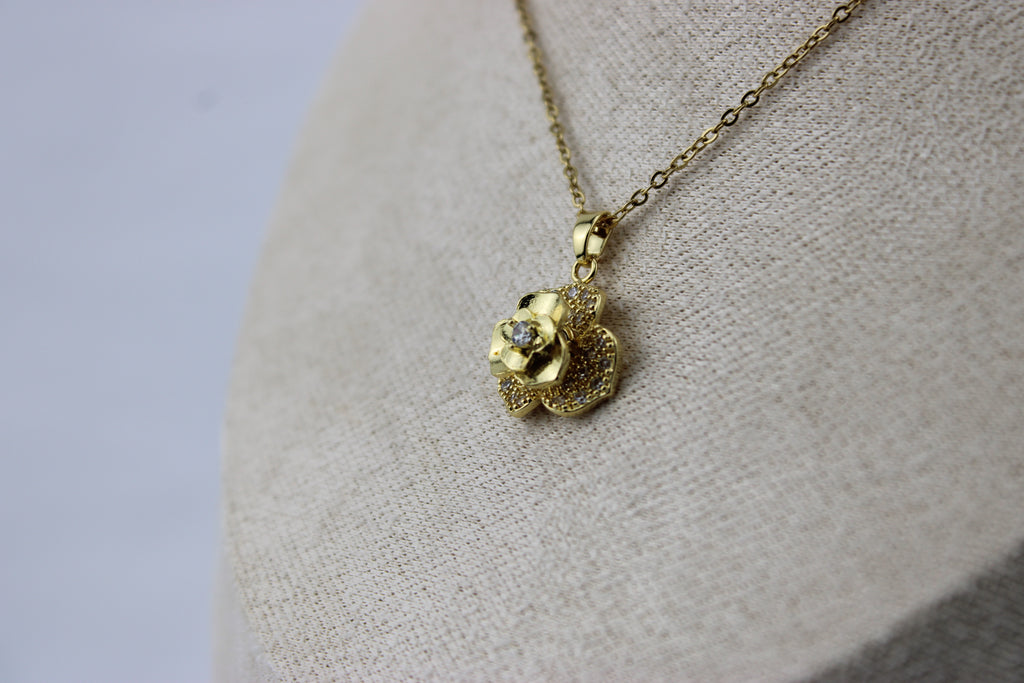 Golden Camellia Spark Necklace
