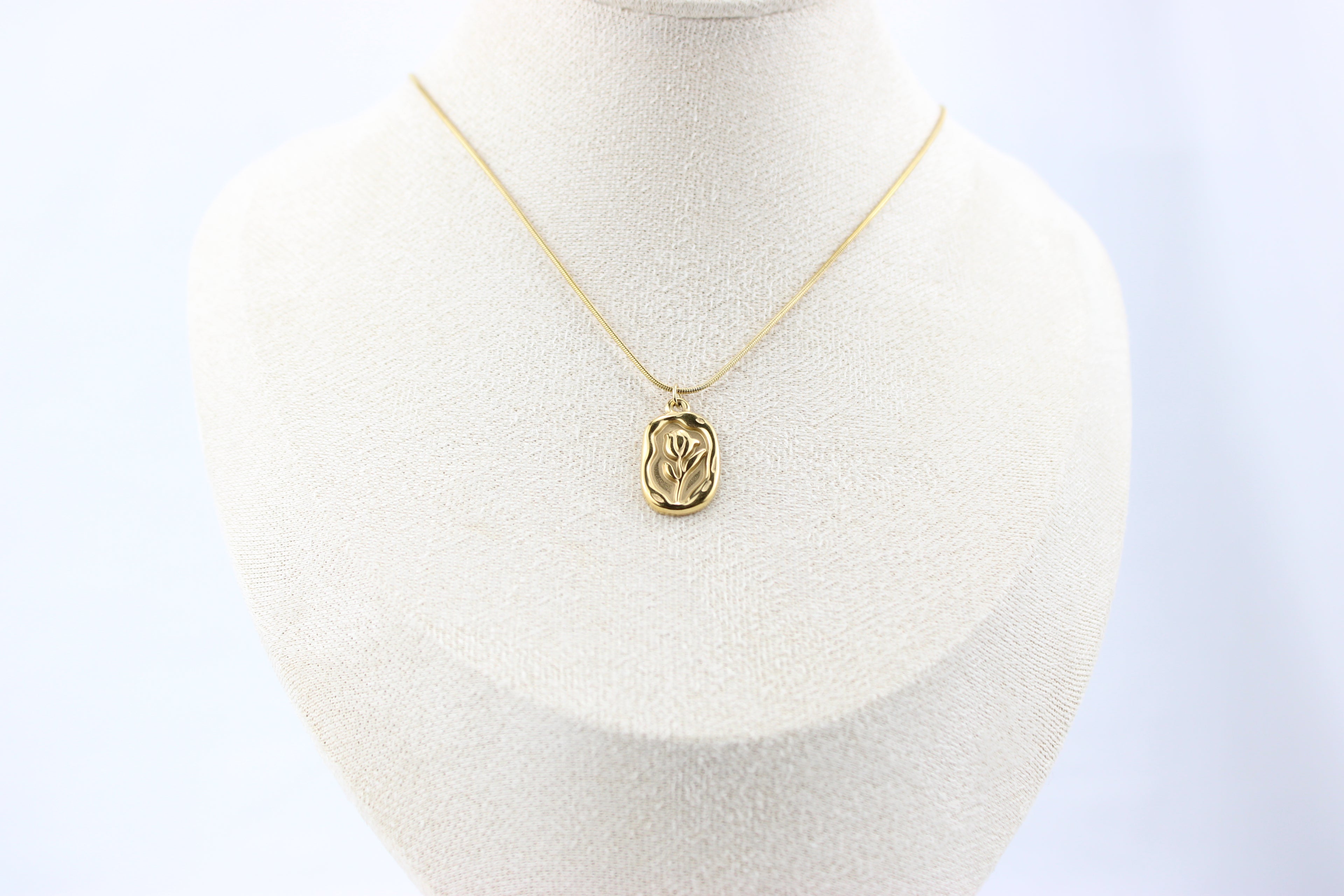 Golden Tulip Grace Necklace