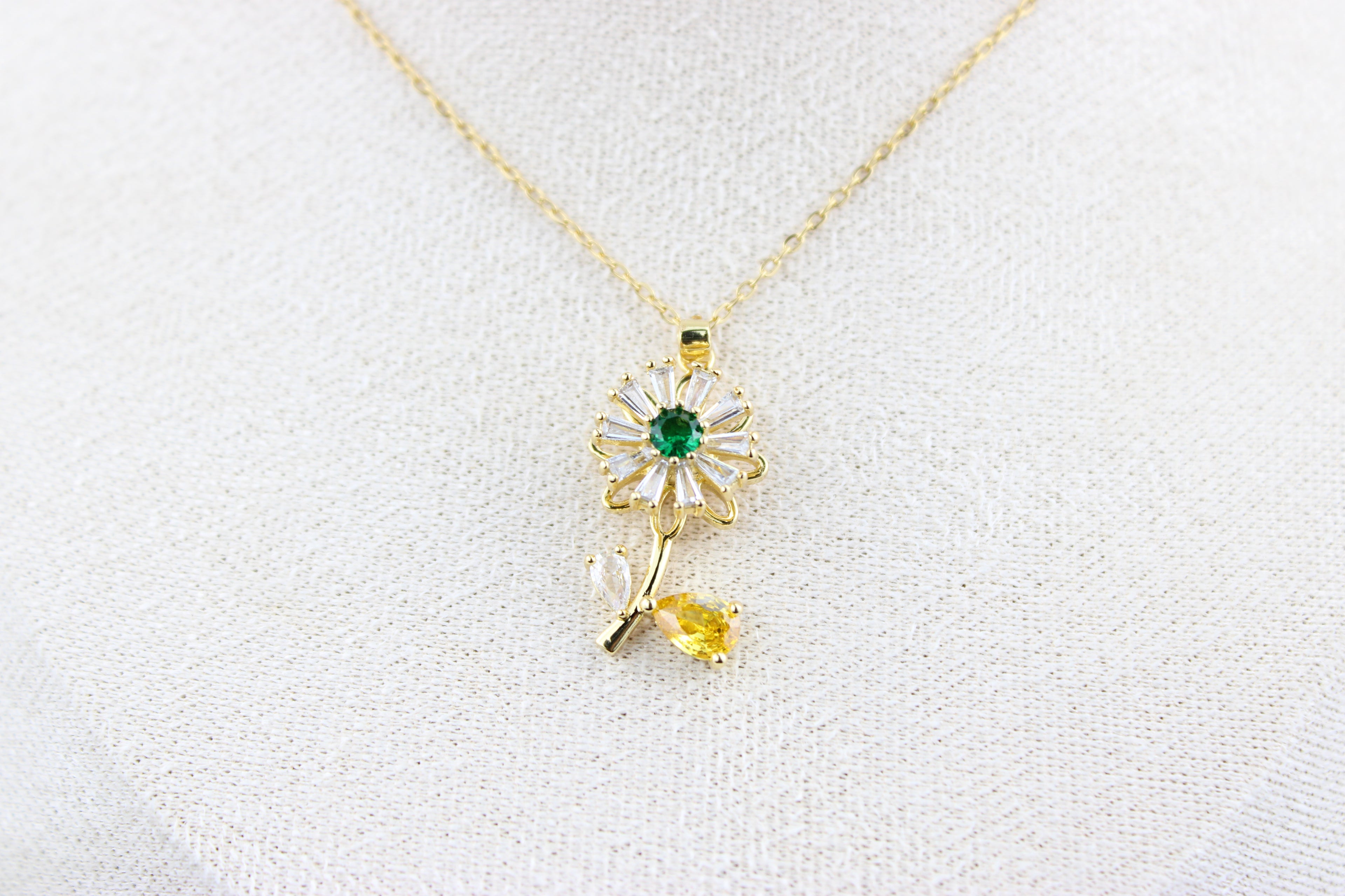 Golden Daisy Bloom Necklace