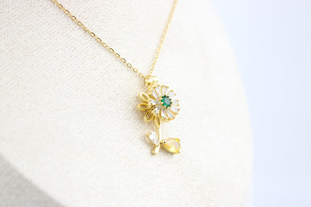 Golden Daisy Bloom Necklace